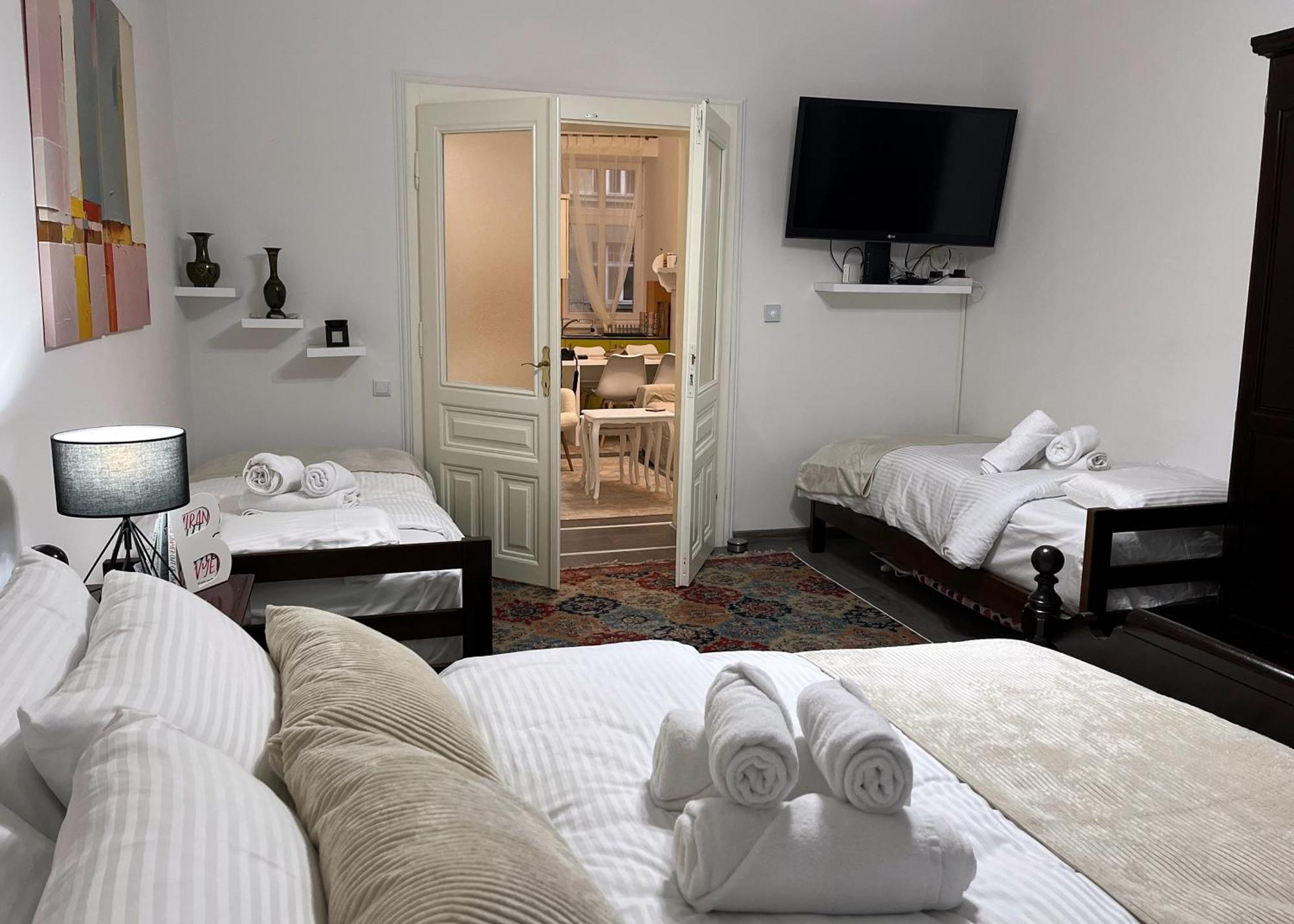 Main Street Retreat Apartment With Free Parking Saraievo Exterior foto