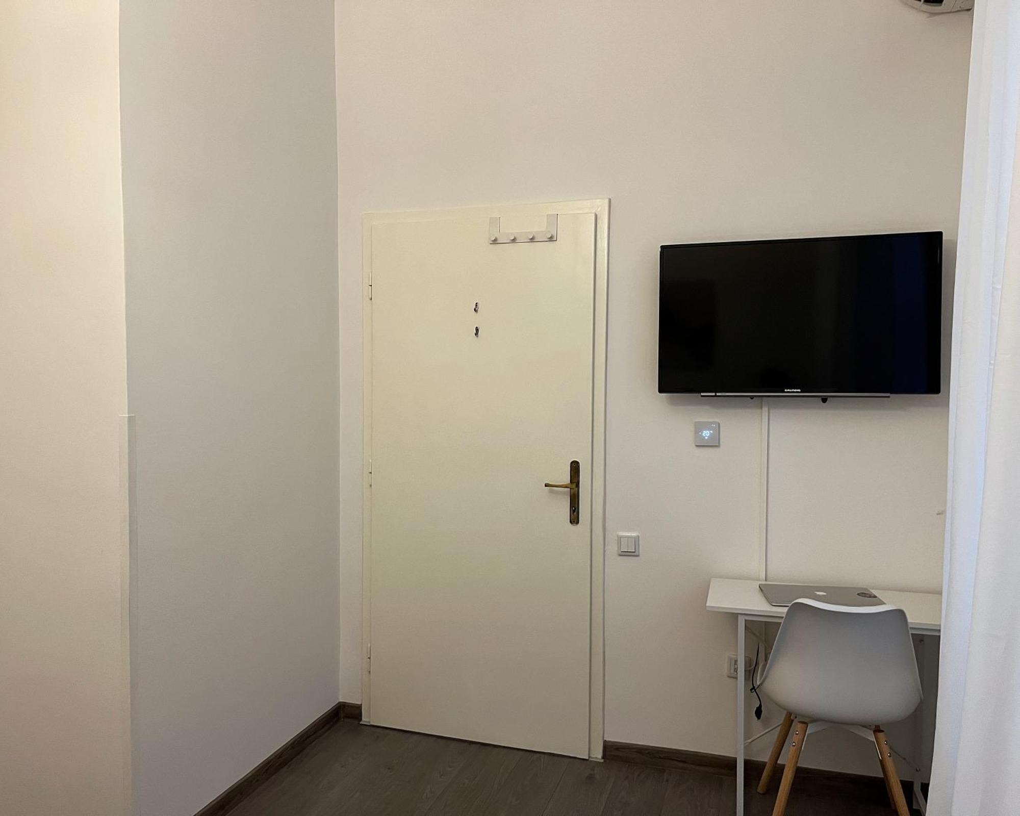 Main Street Retreat Apartment With Free Parking Saraievo Exterior foto