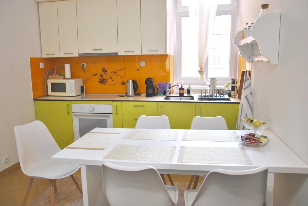 Main Street Retreat Apartment With Free Parking Saraievo Exterior foto